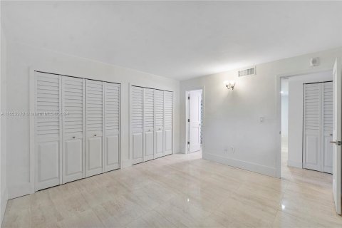 Copropriété à vendre à Miami, Floride: 2 chambres, 87.89 m2 № 1356774 - photo 8