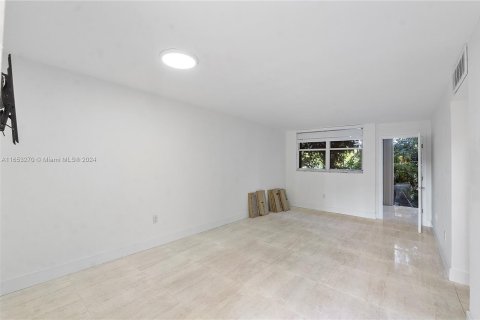 Copropriété à vendre à Miami, Floride: 2 chambres, 87.89 m2 № 1356774 - photo 2