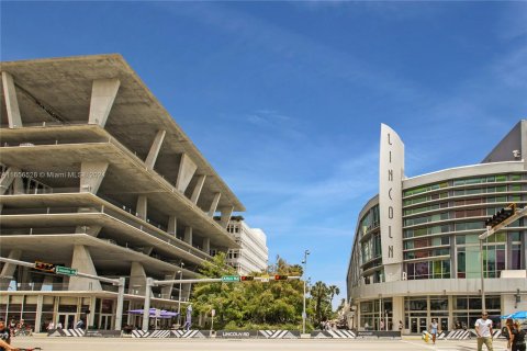 Condo in Miami Beach, Florida, 1 bedroom  № 1356741 - photo 20