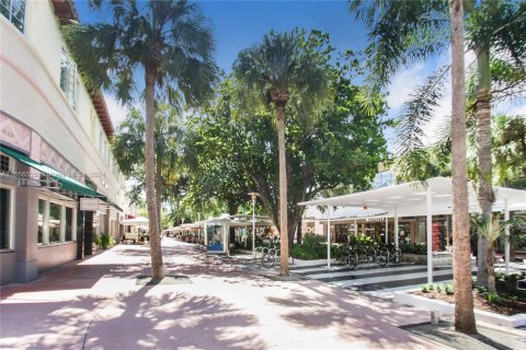 Condo in Miami Beach, Florida, 1 bedroom  № 1356741 - photo 24