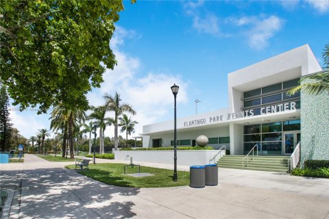 Condo in Miami Beach, Florida, 1 bedroom  № 1356741 - photo 26