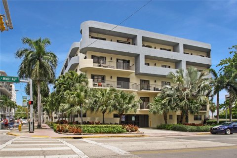 Copropriété à louer à Miami Beach, Floride: 1 chambre, 68.75 m2 № 1356741 - photo 1