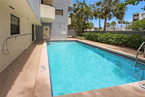 Condominio en alquiler en Miami Beach, Florida, 1 dormitorio, 68.75 m2 № 1356741 - foto 16