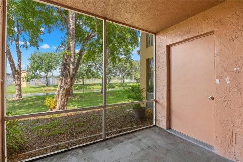 Condominio en venta en Coral Springs, Florida, 1 dormitorio, 75.81 m2 № 1372729 - foto 18