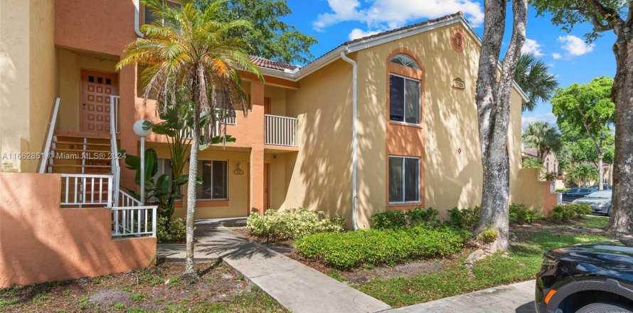 Condominio en Coral Springs, Florida, 1 dormitorio  № 1372729