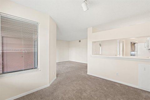 Condominio en venta en Coral Springs, Florida, 1 dormitorio, 75.81 m2 № 1372729 - foto 9