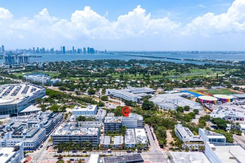 Condo in Miami Beach, Florida, 1 bedroom  № 1171783 - photo 27