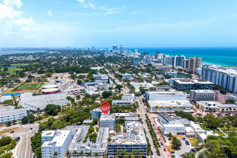 Condo in Miami Beach, Florida, 1 bedroom  № 1171783 - photo 26