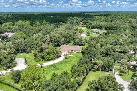 House in North Port, Florida 4 bedrooms, 244.61 sq.m. № 1338855 - photo 2