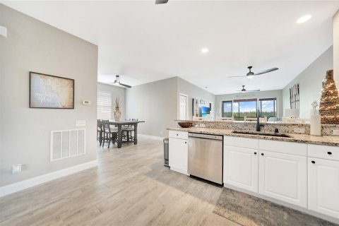 Copropriété à vendre à Punta Gorda, Floride: 3 chambres, 148.27 m2 № 1139876 - photo 10