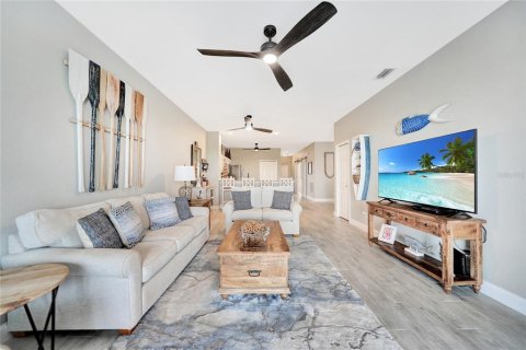 Copropriété à vendre à Punta Gorda, Floride: 3 chambres, 148.27 m2 № 1139876 - photo 6