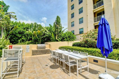 Condo in West Palm Beach, Florida, 2 bedrooms  № 1208762 - photo 11