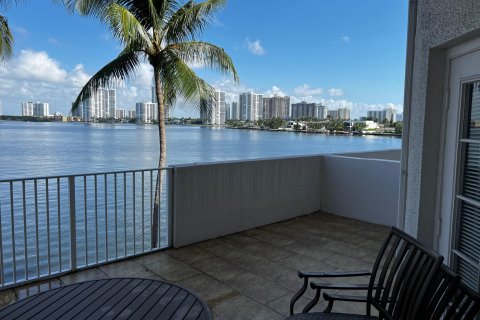 Condo in Sunny Isles Beach, Florida, 2 bedrooms  № 750257 - photo 30