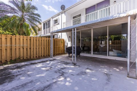 Touwnhouse à vendre à Hallandale Beach, Floride: 3 chambres, 167.6 m2 № 1080363 - photo 28