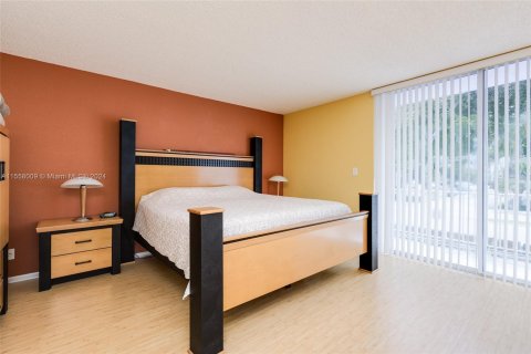 Adosado en venta en Hallandale Beach, Florida, 3 dormitorios, 167.6 m2 № 1080363 - foto 15