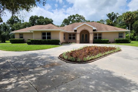 Villa ou maison à vendre à Okeechobee, Floride: 4 chambres № 1080326 - photo 2