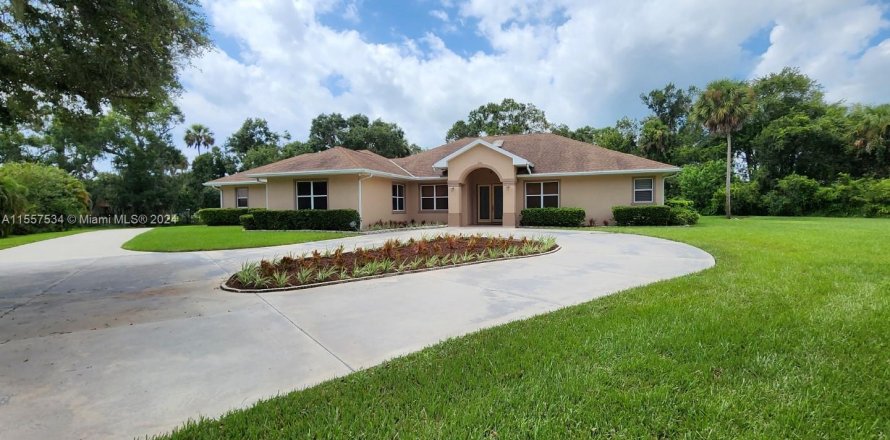 Villa ou maison à Okeechobee, Floride 4 chambres № 1080326