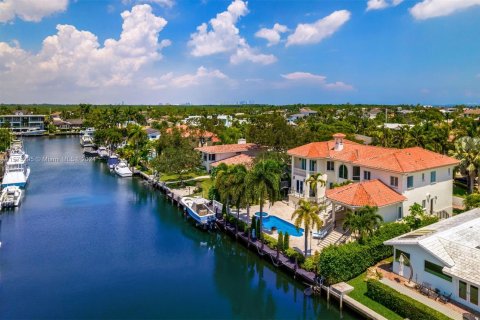 Casa en venta en Coral Gables, Florida, 6 dormitorios, 424.56 m2 № 1146488 - foto 1