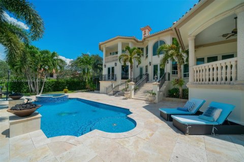 House in Coral Gables, Florida 6 bedrooms, 424.56 sq.m. № 1146488 - photo 26