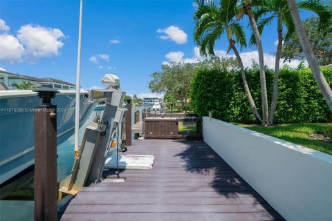 Casa en venta en Coral Gables, Florida, 6 dormitorios, 424.56 m2 № 1146488 - foto 30