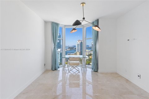 Condominio en venta en Miami Beach, Florida, 3 dormitorios, 217.39 m2 № 1171745 - foto 23