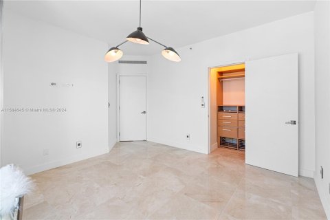 Copropriété à vendre à Miami Beach, Floride: 3 chambres, 217.39 m2 № 1171745 - photo 24