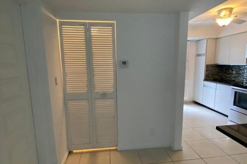 Condo in West Palm Beach, Florida, 3 bedrooms  № 987153 - photo 6