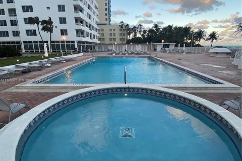 Copropriété à vendre à Miami Beach, Floride: 1 chambre, 87.14 m2 № 935836 - photo 26