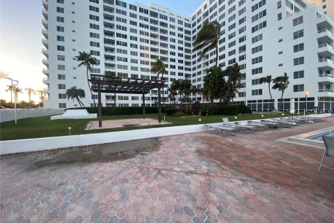 Copropriété à vendre à Miami Beach, Floride: 1 chambre, 87.14 m2 № 935836 - photo 27