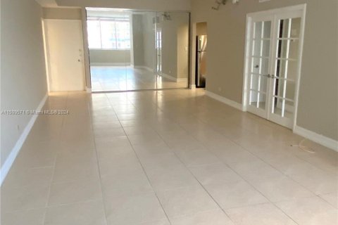 Condominio en venta en Miami Beach, Florida, 1 dormitorio, 87.14 m2 № 935836 - foto 7