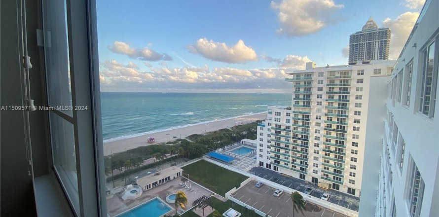 Condominio en Miami Beach, Florida, 1 dormitorio  № 935836