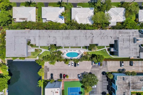 Condominio en venta en Pompano Beach, Florida, 2 dormitorios, 72.46 m2 № 1209298 - foto 11