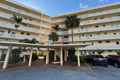 Condo in Aventura, Florida, 1 bedroom  № 1209265 - photo 11