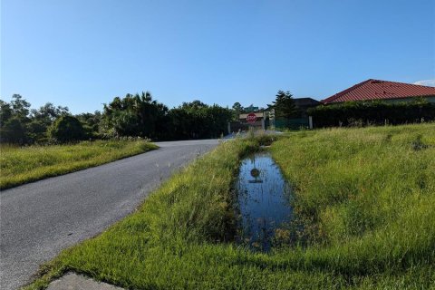 House in North Port, Florida 5 bedrooms, 210.89 sq.m. № 1382580 - photo 7