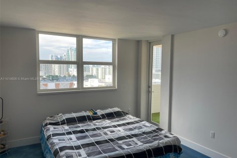 Condominio en venta en Hallandale Beach, Florida, 2 dormitorios, 102.19 m2 № 599532 - foto 19