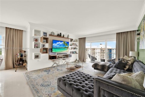 Copropriété à vendre à Sunny Isles Beach, Floride: 2 chambres, 125.42 m2 № 1348464 - photo 10