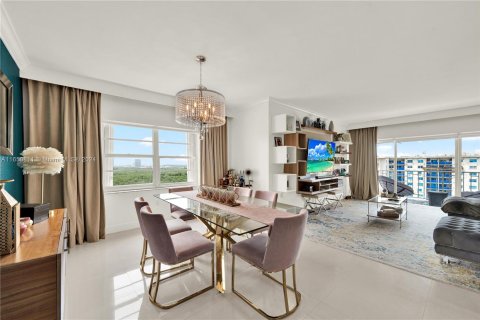 Condominio en venta en Sunny Isles Beach, Florida, 2 dormitorios, 125.42 m2 № 1348464 - foto 8