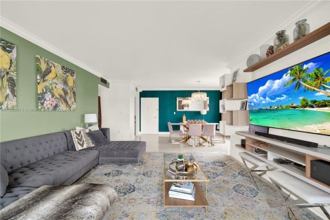 Copropriété à vendre à Sunny Isles Beach, Floride: 2 chambres, 125.42 m2 № 1348464 - photo 12