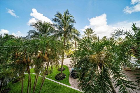 Apartamento en alquiler en Bal Harbour, Florida, 1 dormitorio, 83.24 m2 № 1348462 - foto 19