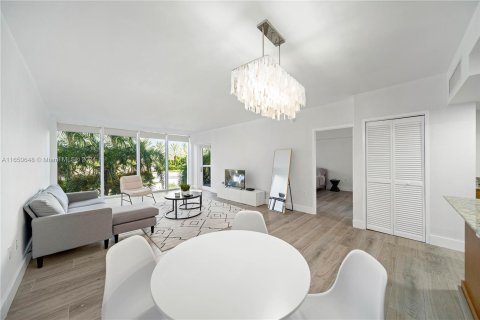 Apartamento en alquiler en Bal Harbour, Florida, 1 dormitorio, 83.24 m2 № 1348462 - foto 10