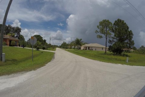 Terreno en venta en Lehigh Acres, Florida № 605428 - foto 3