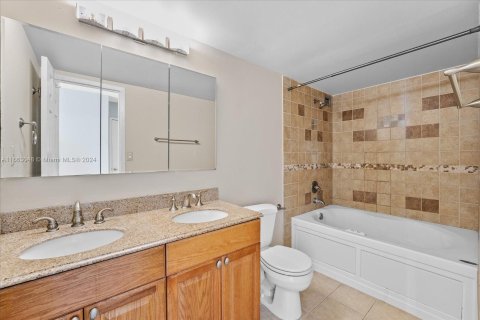 Copropriété à vendre à Hallandale Beach, Floride: 2 chambres, 99.87 m2 № 1372801 - photo 20