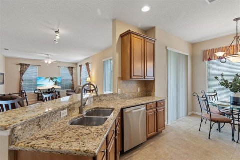 Townhouse in Tampa, Florida 3 bedrooms, 206.89 sq.m. № 1313439 - photo 16