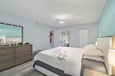 Condominio en venta en Coral Springs, Florida, 3 dormitorios, 117.99 m2 № 963527 - foto 8