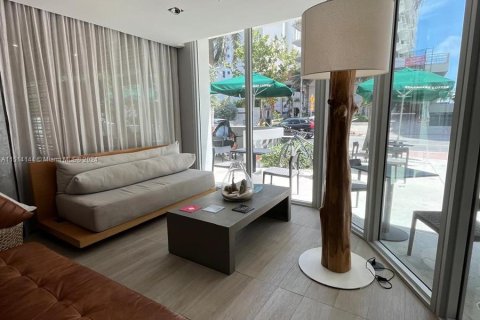 Condo in Miami Beach, Florida, 1 bedroom  № 1189387 - photo 23