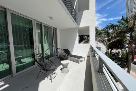 Condo in Miami Beach, Florida, 1 bedroom  № 1189387 - photo 2