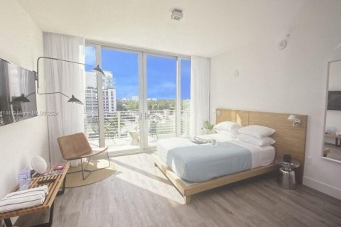 Condo in Miami Beach, Florida, 1 bedroom  № 1189387 - photo 1