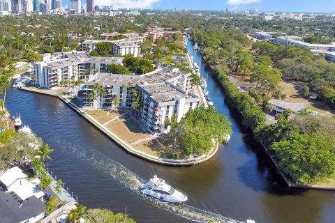 Condo in Fort Lauderdale, Florida, 2 bedrooms  № 945119 - photo 5