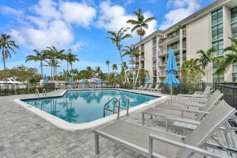 Condo in Fort Lauderdale, Florida, 2 bedrooms  № 945119 - photo 11