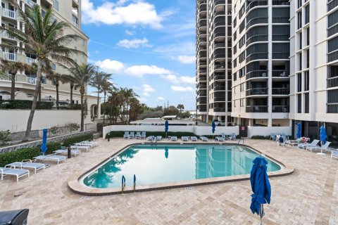 Condominio en venta en Riviera Beach, Florida, 2 dormitorios, 119.94 m2 № 945045 - foto 11